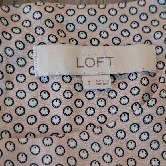 Ann Taylor LOFT, Sleeveless Blouse, Light Pink Print, Sz S - Picture 4 of 9